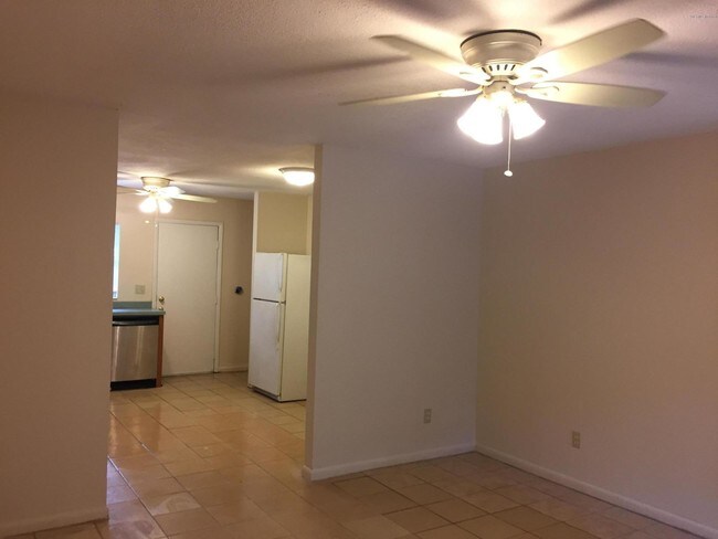 Foto del edificio - 436 Broward St