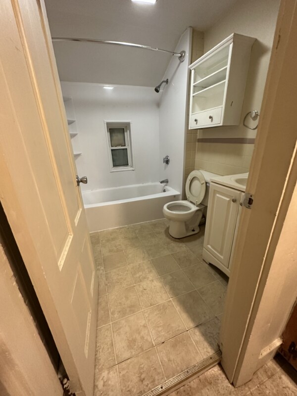 Foto del edificio - 36-38-38 Forest St