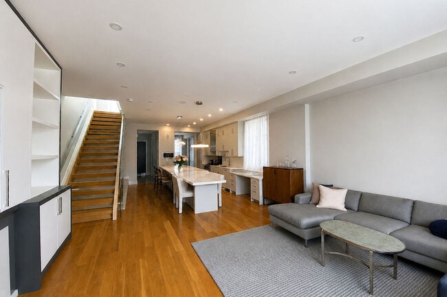 Building Photo - 55 Tilson Rd