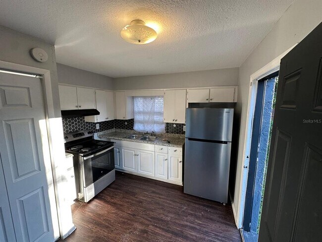 Foto del edificio - 3215 N 49th St