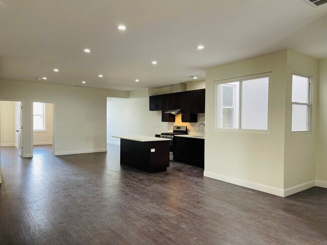 Building Photo - 2878 S Archer Ave