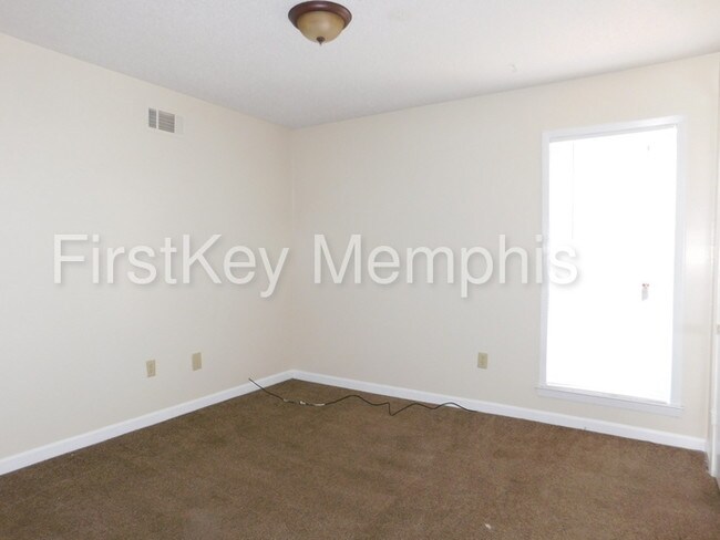Building Photo - 5380 Zodiac Rd