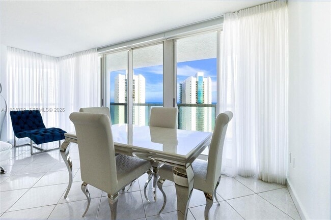 Foto del edificio - 16400 Collins Ave