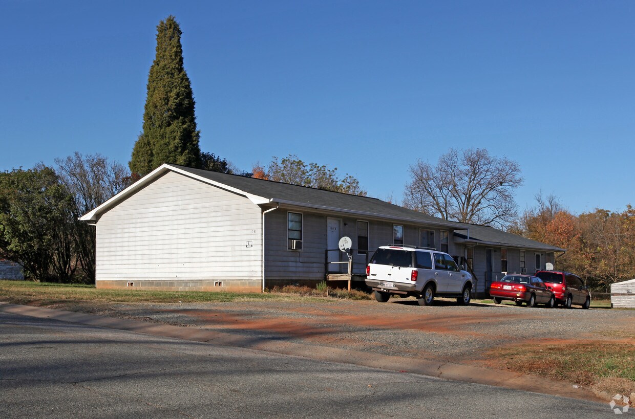 128 Hamil St, Lexington, NC 27292 Apartments in Lexington, NC