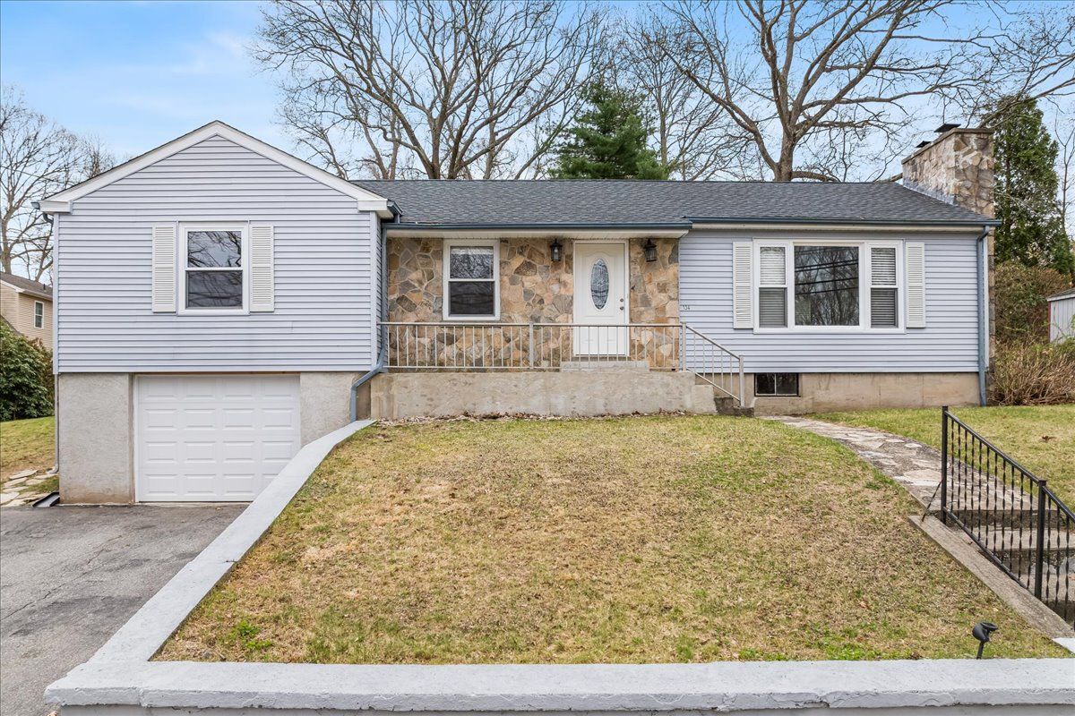 Foto principal - 16 Cherry Hill Rd