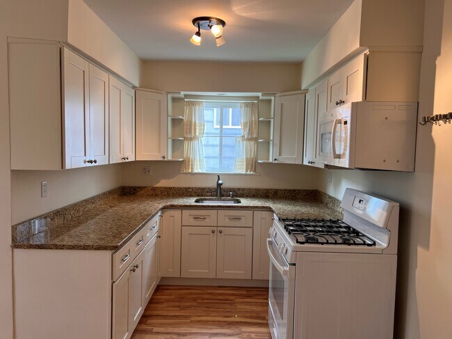 Foto del edificio - 1007 Rathbun Ave