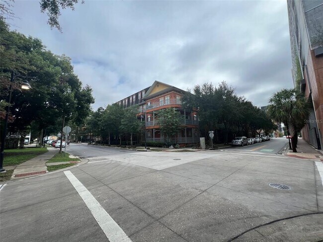 Foto del edificio - 325 NW 14th St