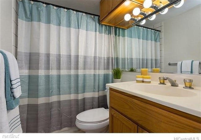 Building Photo - 2 br, 1 bath  - 1288 Ala Moana Blvd Apt 19F