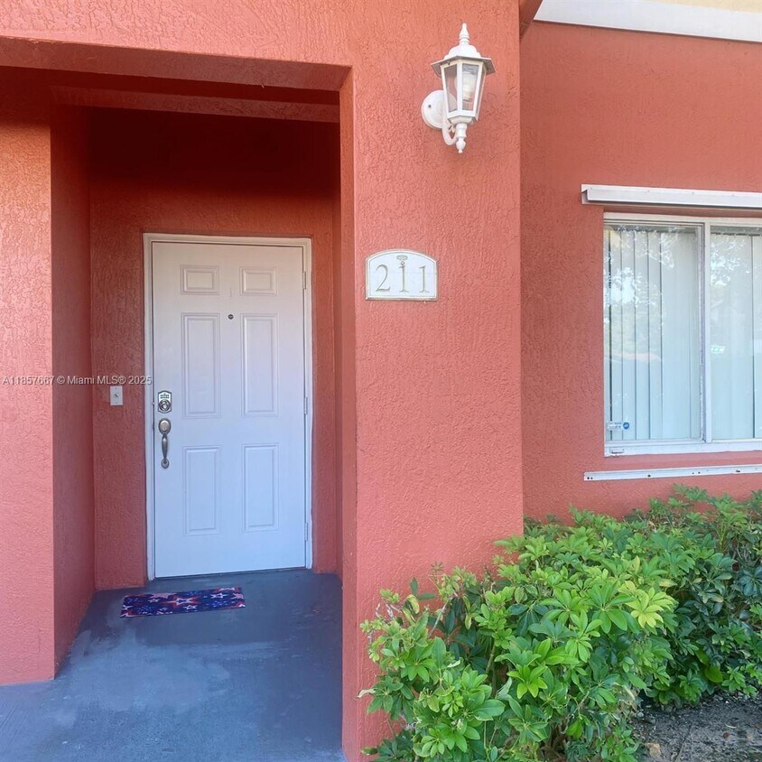 Foto principal - 3340 Palomino Dr