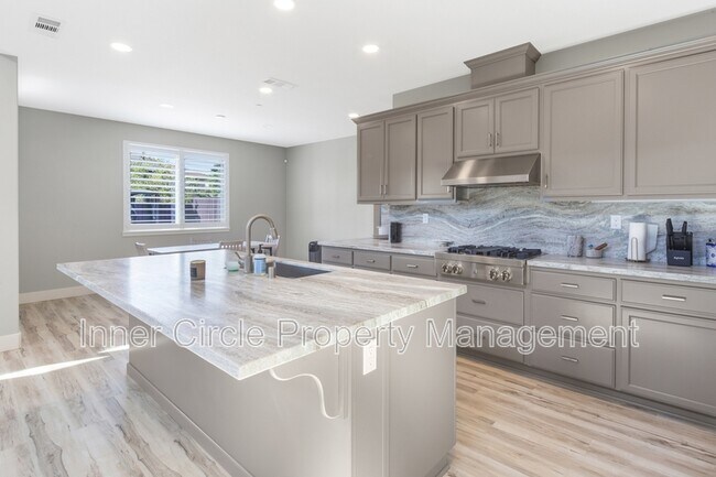 Foto del edificio - 5624 Sierra Trail Way