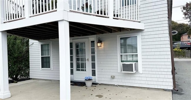 Building Photo - 227 Thames St