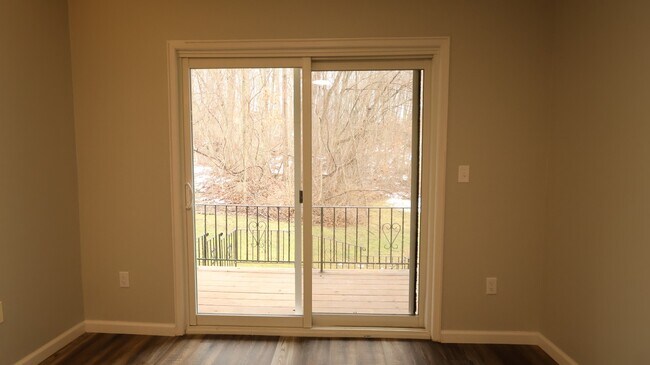 Foto del edificio - 422 Fox Run Ln