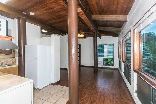 Building Photo - Pole House - studio unit - $1,650 per mont...