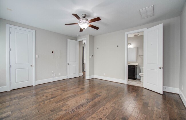 Foto del edificio - 11023 Acorn Falls Dr
