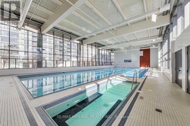 Building Photo - 3 Navy Wharf Ct