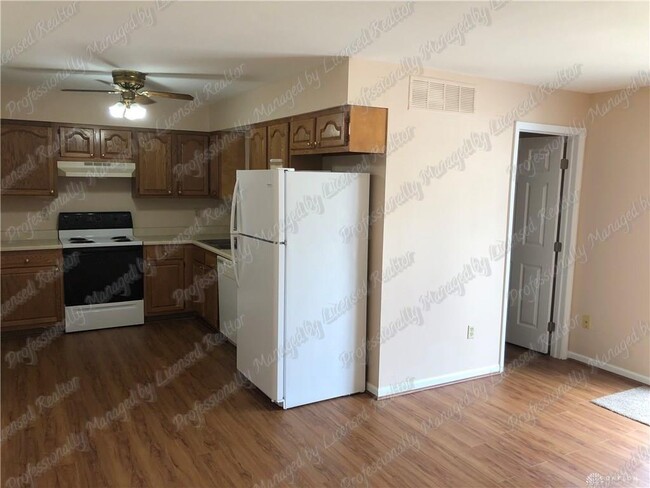 Foto del edificio - 3121 E Stroop Rd