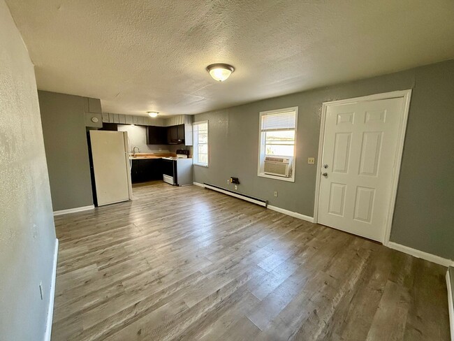 Building Photo - 2 Bedrooms, 1 Bathroom Home in Paragould A...