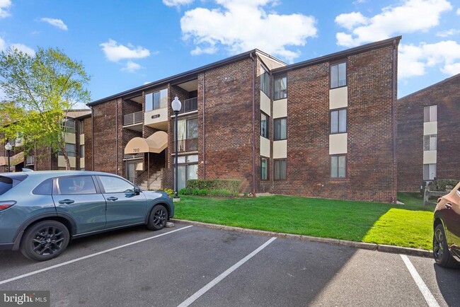 Building Photo - 7812 Hanover Pkwy
