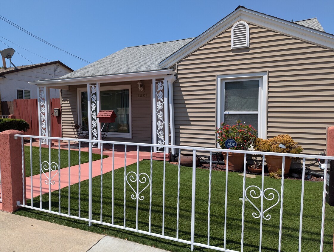 Foto principal - 4858 70th St