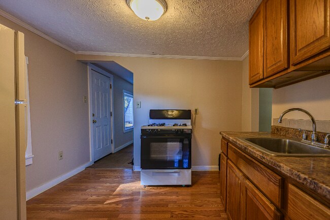 Foto del edificio - 6198 Hillford Ave NE