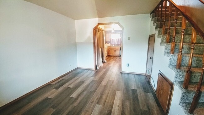 Building Photo - Great 2bd townhome available now!