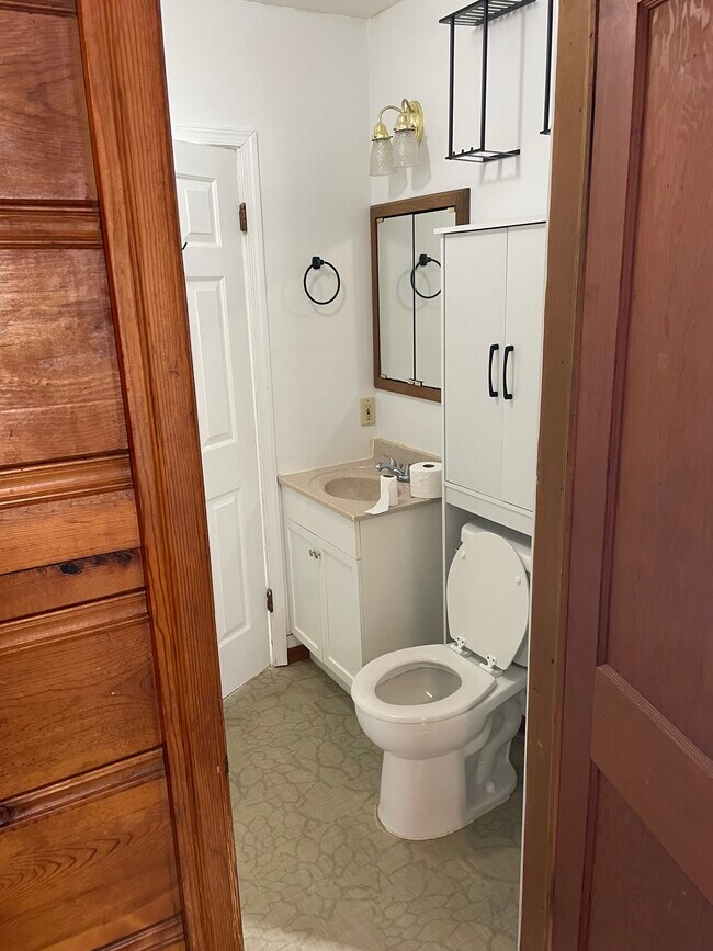 Baño - 339 3rd St