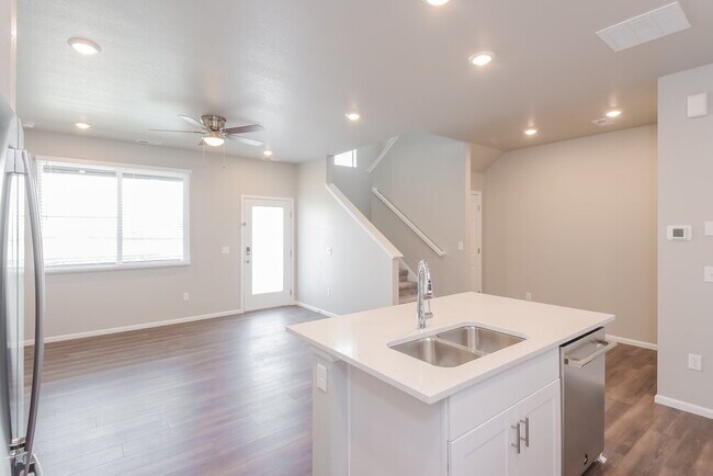 Building Photo - 13967 Vispo Wy