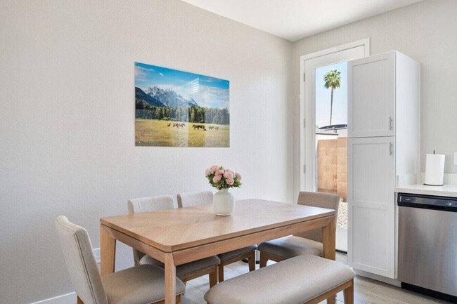 Foto del edificio - 6612 W Paradise Ln