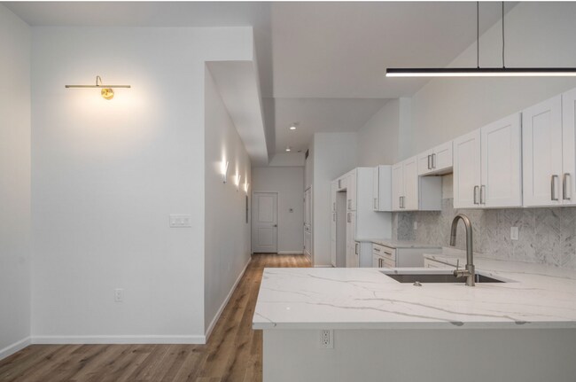 Foto del edificio - 3250 Lorain Ave