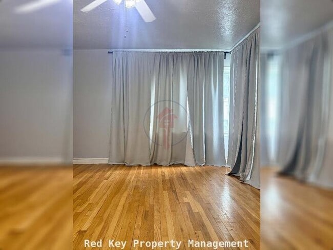Building Photo - Unit A