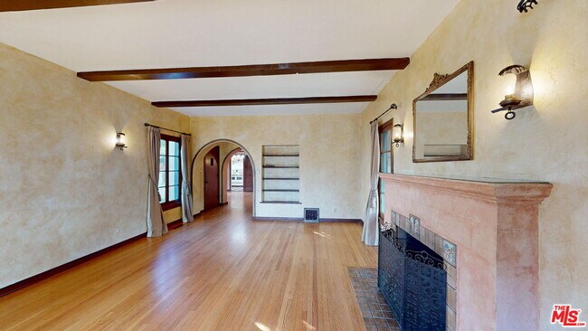 Foto del edificio - 842 E Walnut Ave