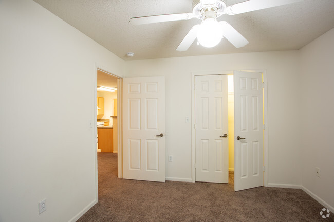 2HAB, 2BA - 962 ft - Brookfield Apartments