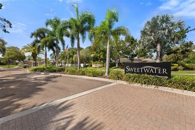 Foto del edificio - 4121 Crosswater Dr