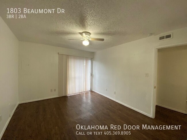 Building Photo - 1803 Beaumont Dr