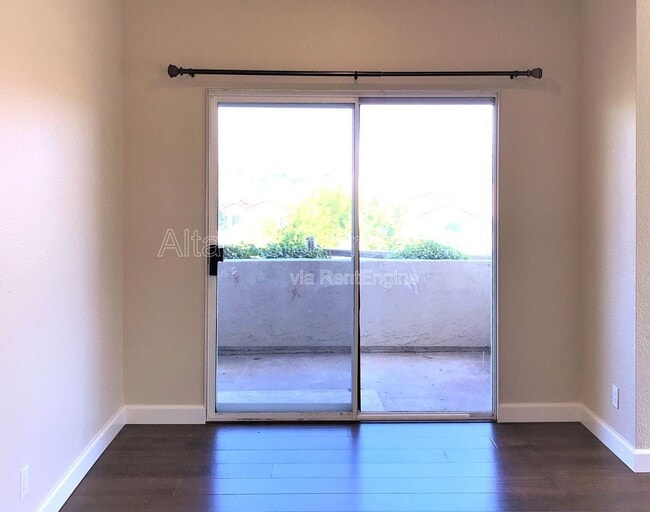 Building Photo - 1510 Calle Devanar