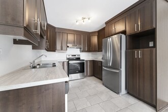 Building Photo - 518 Boul du Plateau