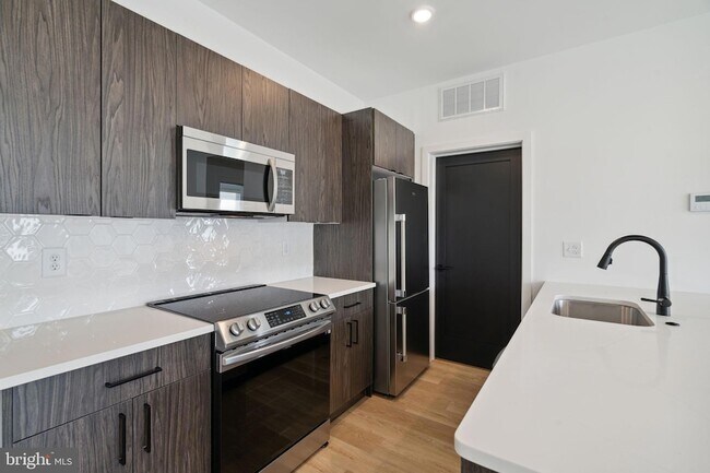 Foto del edificio - 1419 W Grange Ave