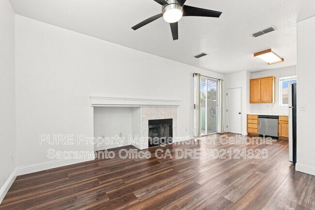 Foto del edificio - 8742 Weeping Birch Ln