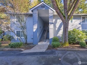 Building Photo - 10026 NE 127th Pl