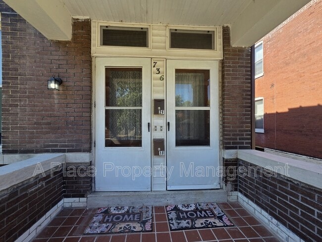 Building Photo - 736 Dover Pl