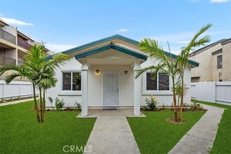 Building Photo - 1009 N Parton St
