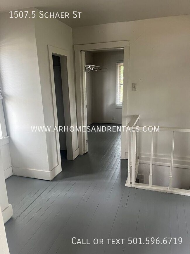 Foto del edificio - 1507.5 Schaer St