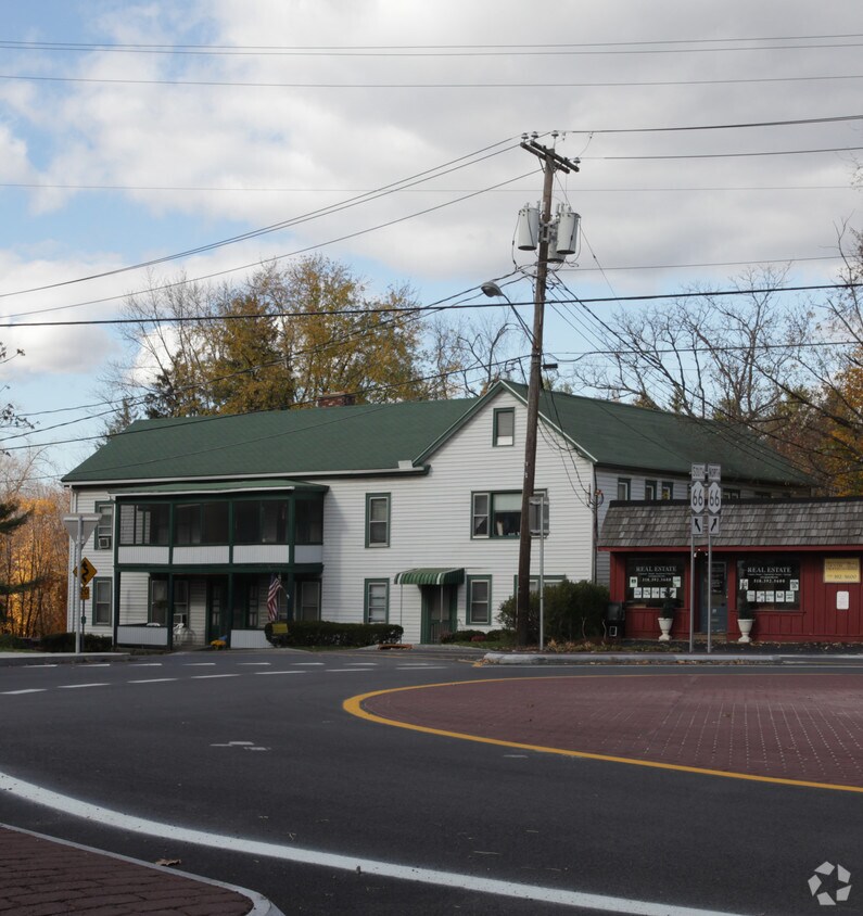 21 Central Sq, Chatham, NY 12037 Apartments in Chatham, NY