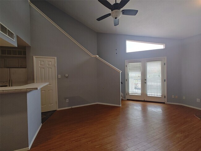 Foto del edificio - 10855 Meadowglen Ln