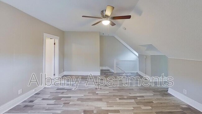 Foto del edificio - 846 Warren St