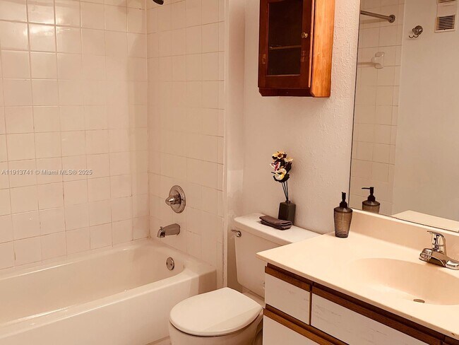 Foto del edificio - 4055 W McNab Rd