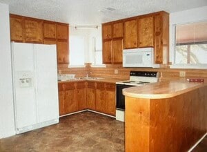 Cabinet filled kitchen - 210 Moss Oak Rd