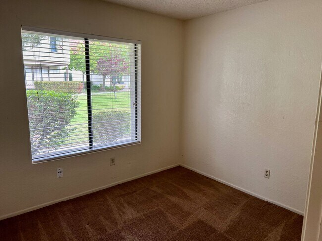 Foto del edificio - Tanglewood 3 Bedroom, Corner Unit-New Floo...