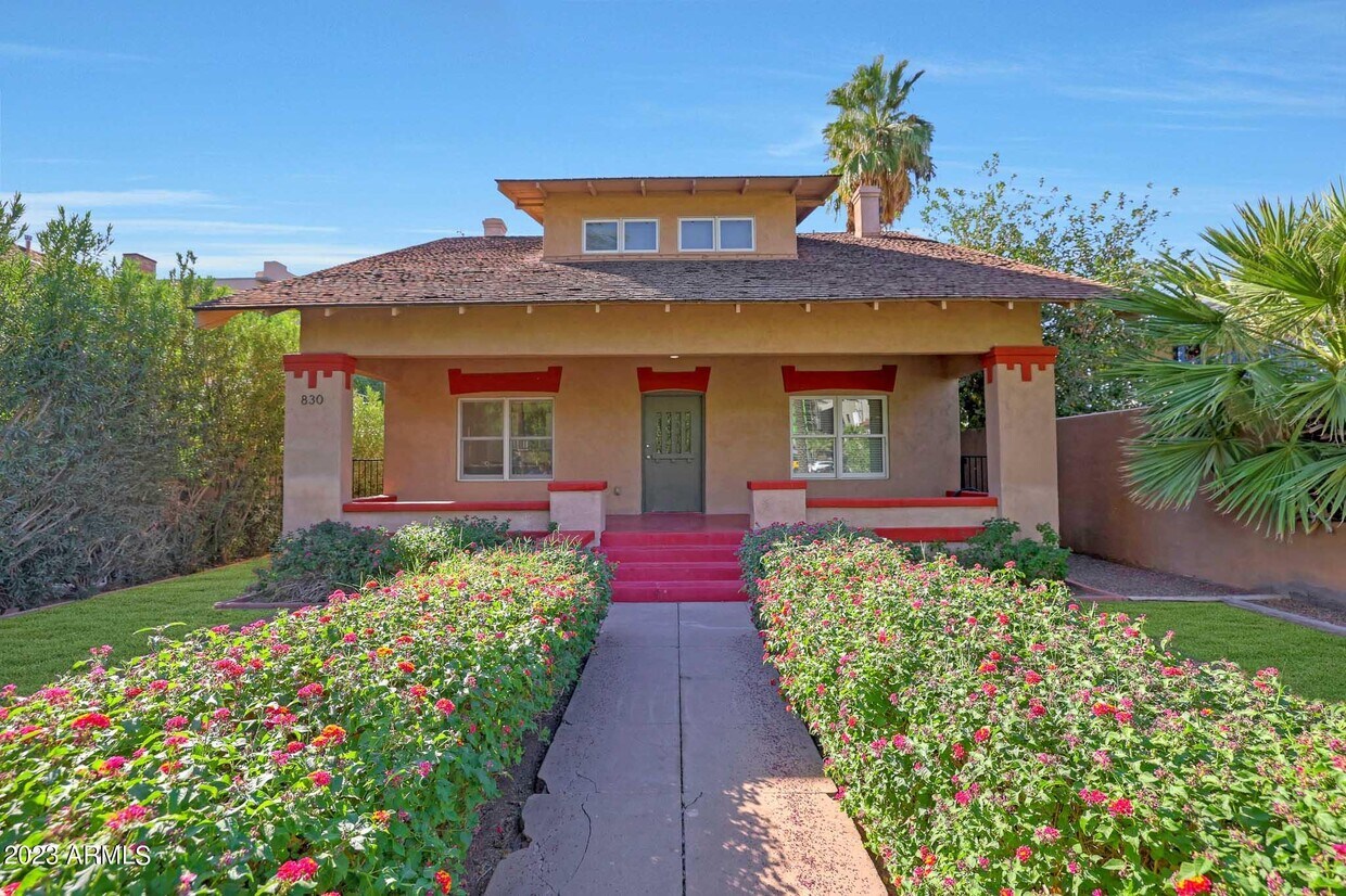 Primary Photo - 830 2ND Ave