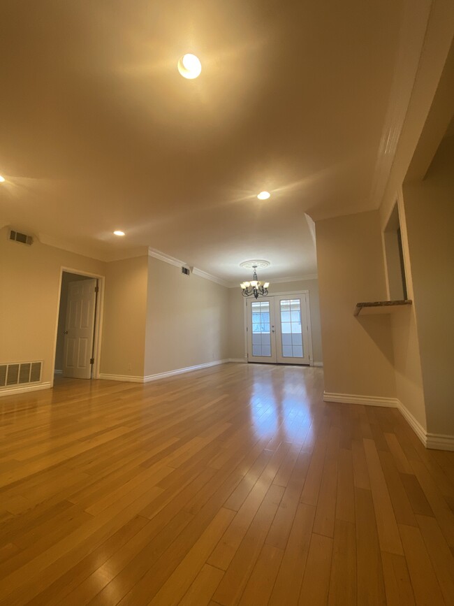 Living Room Overview - 1139 S Bedford St